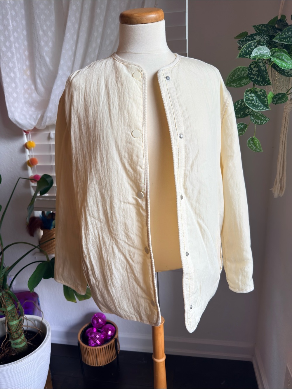 Women’s Cream Lightweight Snap-Front Jacket